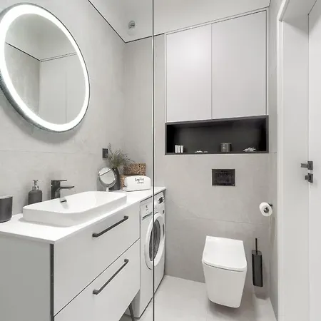 아파트 In By Baltic